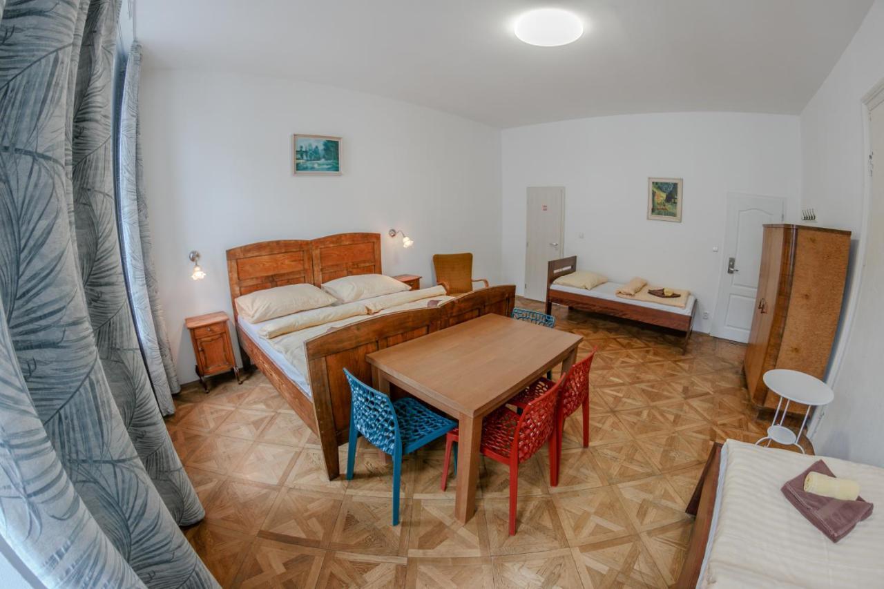 Cuba Bar&Hostel Ceske Budejovice Luaran gambar